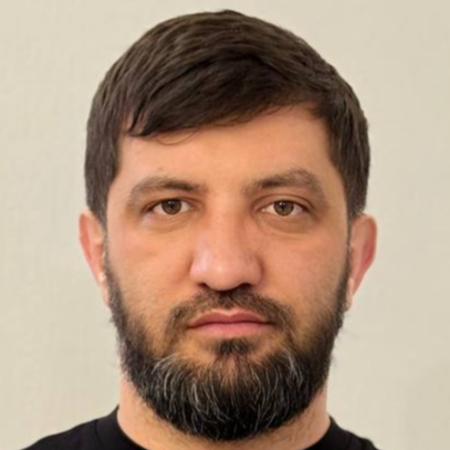 Генеральный директор ООО «Ромашка» Гасан Курбанов